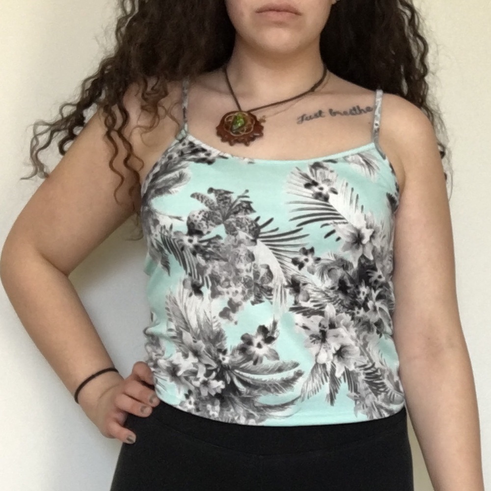 Crop top - Picture 3 of 4